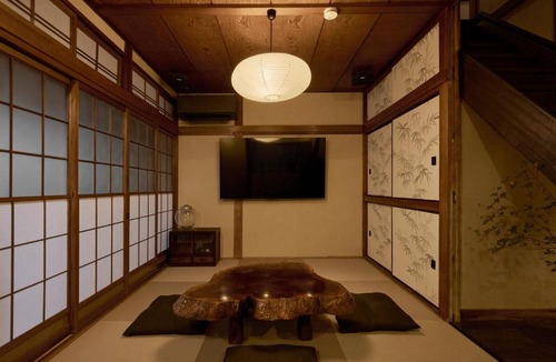 Kamata Apartment | Rojiura