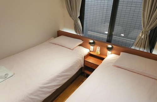 Iriya Apartment | ROKU GRKU2 Newly Renovated Japanese-Modern Duplex, 3 Bedrooms, 2 King Beds and 3 Single Beds, 2 Showers and 2 Toilets, 5 Min to Iriya, Sleeps 7hs