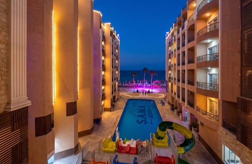 Al Ahyaa Apartment | Romantic apartment with garden, pool and beach