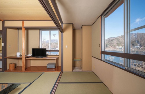 Fujikawaguchiko Hostel | Royal Hotel Kawaguchiko