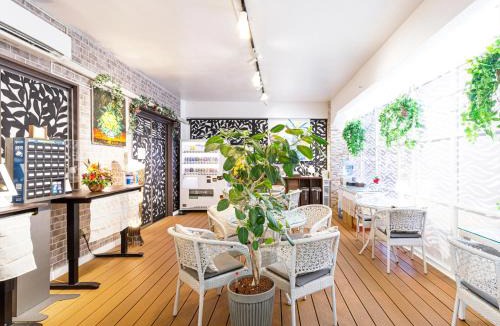 Higashimachi Hotel | RozzZ STAY ロズステイ那覇旭橋駅前