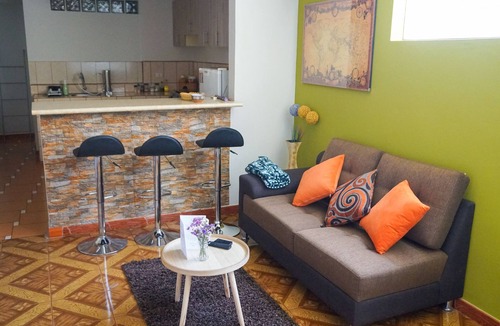 Cusco Historic Center Apartment | Ruinas: Spacious 2-bedroom apartment in San Blas market area. Big kitchen!
