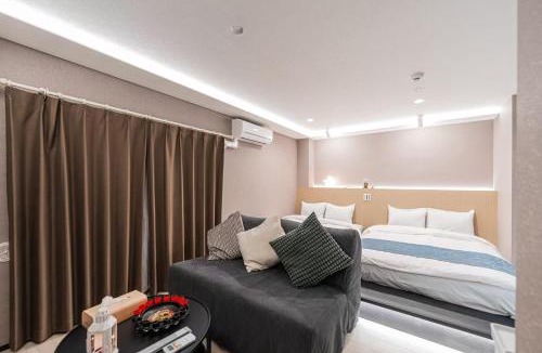 Honmachi Apartment | saiei hotel 402
