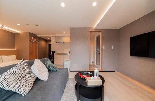 Honmachi Apartment | saiei hotel 402