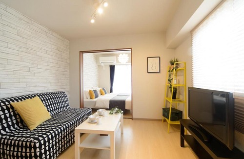 Joto Apartment | Saintpaulia Osaka-castle