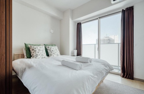 Joto Apartment | Saintpaulia Osaka-Jo AFP Apartment