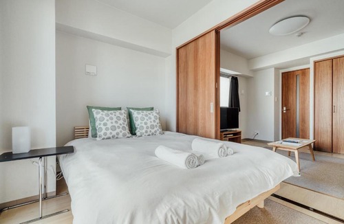 Joto Apartment | Saintpaulia Osaka-Jo AFP Apartment