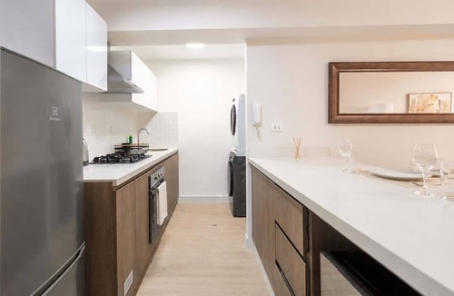 Leuro Apartment | San Martin 306 · King Bed Comfortable 3BR Apt Free Parking