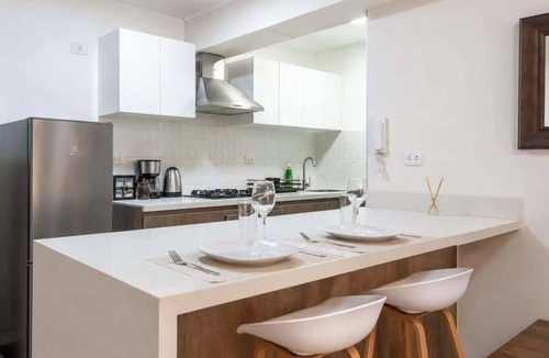 Leuro Apartment | San Martin 306 · King Bed Comfortable 3BR Apt Free Parking