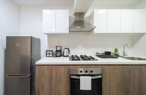 Leuro Apartment | San Martin 306 · King Bed Comfortable 3BR Apt Free Parking