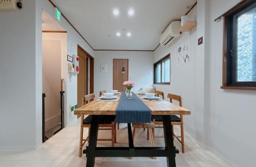 Minami Villa | Sanmai Kuromon ,Near Kuromon Market, Namba, Dotonbori, Shinsaibashi 10-minute walk House