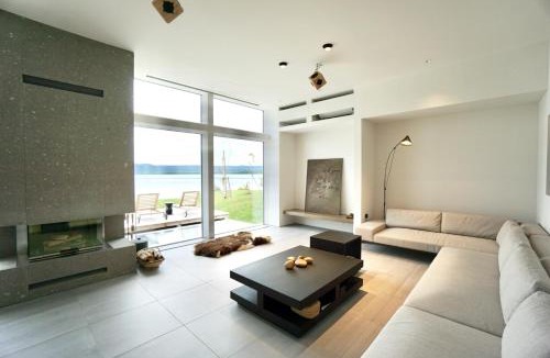 Kawayu Onsen Villa | SANSUI - Lakeside Villa