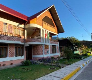 Pozuzo House | Schmidt Hostal
