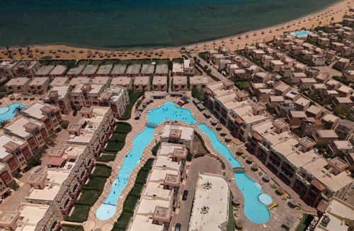 Zafarana Apartment | Sea-poolside Lasirena Chalet in An Sokhna