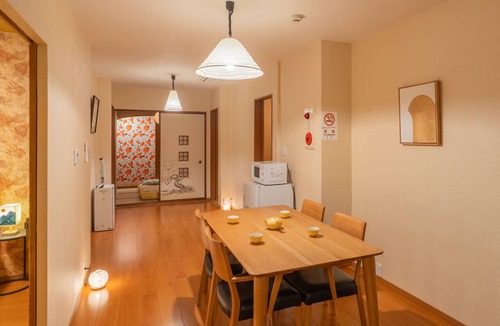 Minami Apartment | SERENE Osaka | Dotonbori 3F | 1 min from Glico | 5 min from Kuromon | Japanese Family Home
