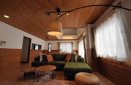 Togo-cho Apartment | Seto Mori Lodge 家族旅行に最適 最大12名 駐車場3台 ジブリパーク15分 ナゴヤドーム トヨタ博物館 土岐アウトレット