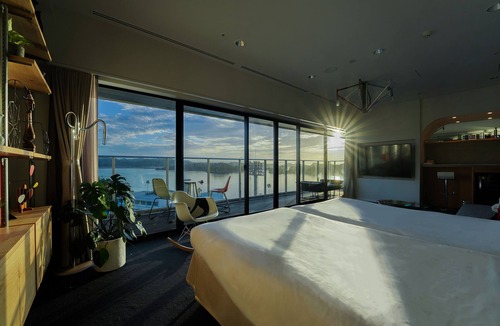 Tamano Hotel | SETOUCHI KEIRIN HOTEL 10 by Onko Chishin