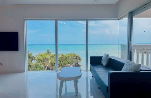 Onna House | Shallows