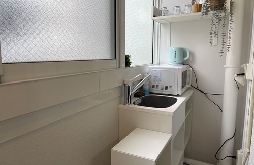 Yodogawa Apartment | Shin-Osaka 202: Pet-Friendly Studio Apartment Accommodating Up to 5 Guests with Excellent Access