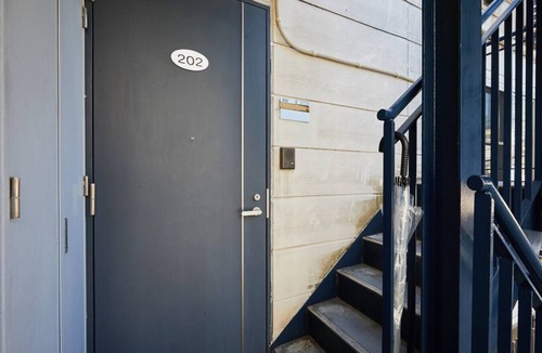 Nishi-Shinjuku Apartment | Shinjuku 102 for 2 peoples, private toilet + small kitchen