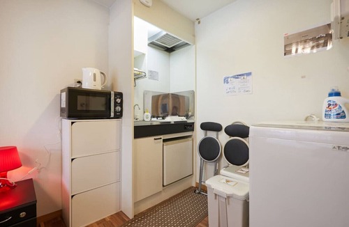 Nishi-Shinjuku Apartment | Shinjuku 201 for 2 peoples, private toilet + small kitchen