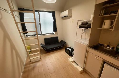 Nakano Apartment | Shinjuku 5 min, Shin-Nakano Station 1 min walk, Room 201