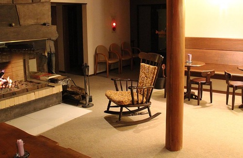 Appi Onsen Cottage | Sister building Earth color Peace building No / Hachimantai Iwate