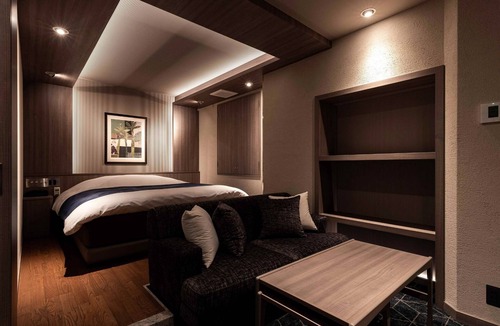 Hiroshima City Centre Hotel | Smoking King double room with latest karaoke wi/Hiroshima Hiroshima