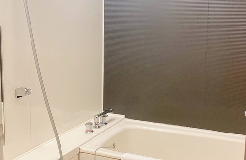 Shin-Osaka Hotel | Smoking twin room /Osaka Ōsaka