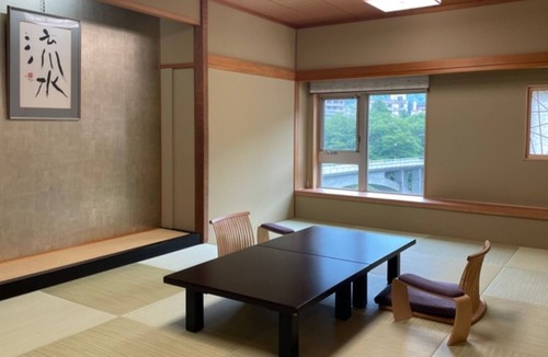 Kurobe Hotel | Soaking in the openair bath and admiring the supe/Kurobe Toyama