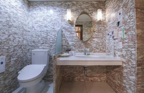 Bunkyo Hotel | Spacious 28m Queen Separate bathroom and toile/Kisarazu City Chiba