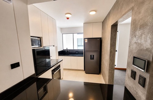 Santa Cruz Apartment | Spacious 3-Bedroom Apartment in Miraflores | Fast WiFi | Parking | Near Ocean View