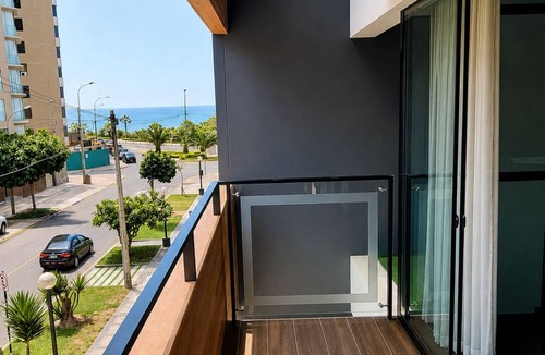 Santa Cruz Apartment | Spacious 3-Bedroom Apartment in Miraflores | Fast WiFi | Parking | Near Ocean View