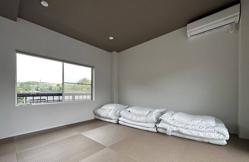 Hatsukaichi House | Spacious Miyajimaguchi House Near Shrine