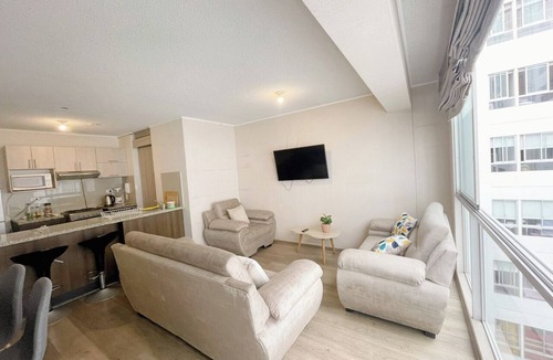 Tejada Alta Apartment | Spacious private room with private bathroom and TV