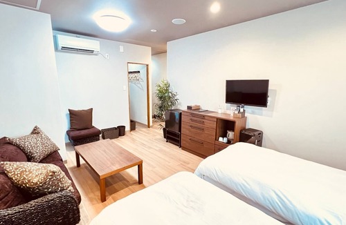 Matsuyama House | Spacious twin room 6C /Naha Okinawa