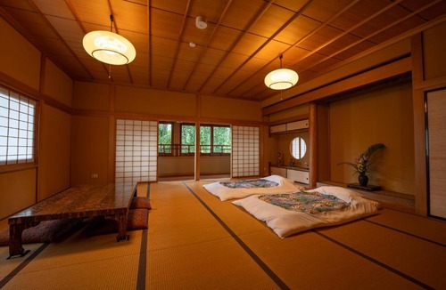 Samurai District Villa | Stay and Discover Sanrakuso 一棟貸切 角館の桜を一望できる 日本伝統家屋の宿
