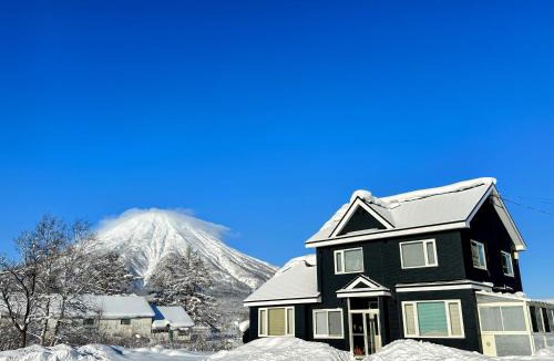Kimobetsu House | Stunning Resort Villa! Great Access to Niseko and Rusutsu!
