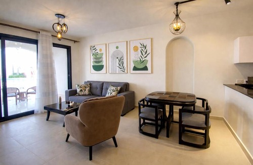 Makadi Bay Apartment | Stylish Makadi Heights 2BR Chalet Lagoon-front