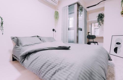 Nagawa Apartment | Stylish Minimalist Loft 4 & Gym in Namba Compact Studio 02