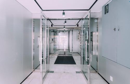 Nagawa Apartment | Stylish Minimalist Loft 4 & Gym in Namba Compact Studio 02