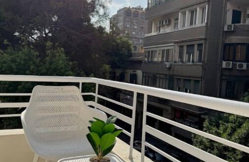 Gezira Apartment | Stylish stay in Lively Zamalek