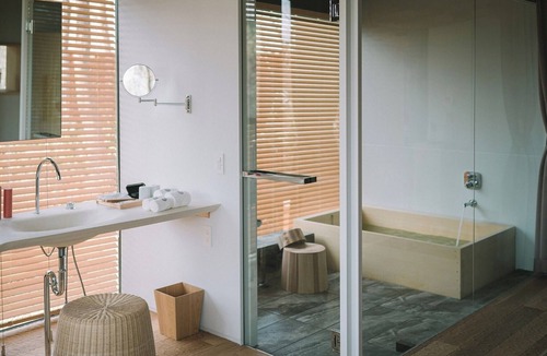 Sanjo RV Rental | Suite Earth Double with Openair Bath Glamping/Sanjo City Niigata