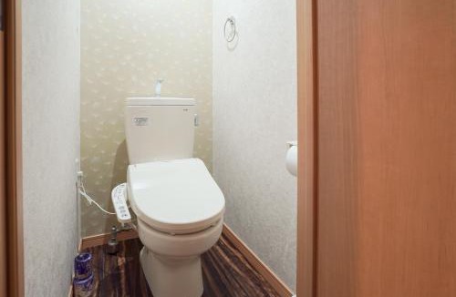 Nishinari House | Sunflower Hotel 402, Osaka, Namba & Shinsaibashi