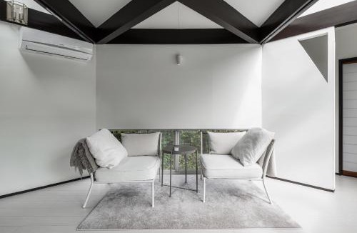 Ogi Villa | Sunlit Villa Izu -星降る陽だまり森の宿-