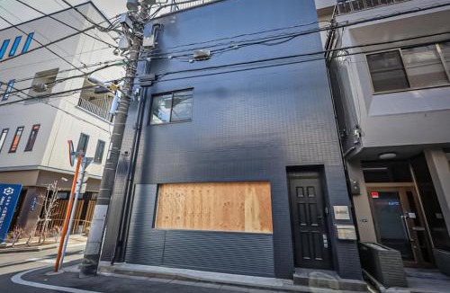 Iriya Apartment | Sunny inn hotel 2 min walk to Iriya Station Direct to Ueno and Asakusa
