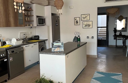 Ad-Dab'ah Apartment | Swan Lake upper chalet wit rooftop
