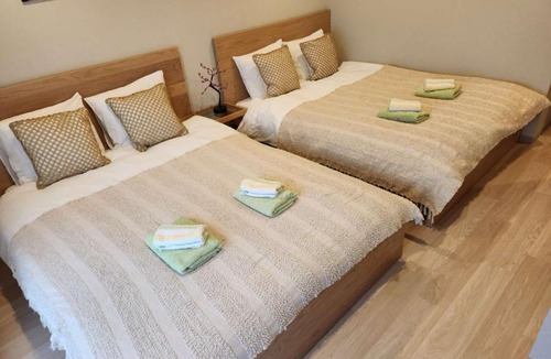 Higashinari Apartment | Tamatsukan 玉津館, Kansai Airport 關西空港 57 mins, Namba 6 mins, Nihonbashi 4 mins, Universal Studio 37 mins, Nara 30 mins, Walk JR Tsuruhashi 7 mins, Early Check In