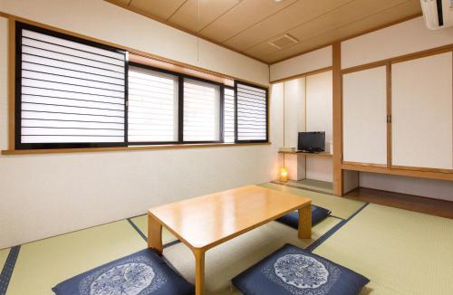 Nakaniikawa-gun House | Tateyama Kurobe Alpine Route Senjuso 立山黒部アルペンルート千寿荘