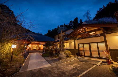Minobu House | Temple Hotel Shimanobo